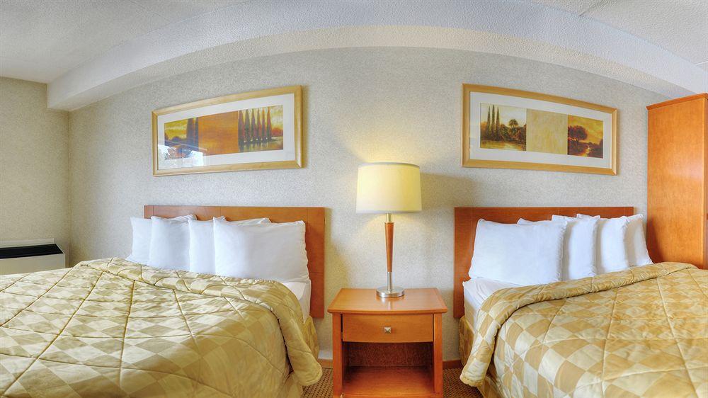 Comfort Inn Брантфорд Екстер'єр фото