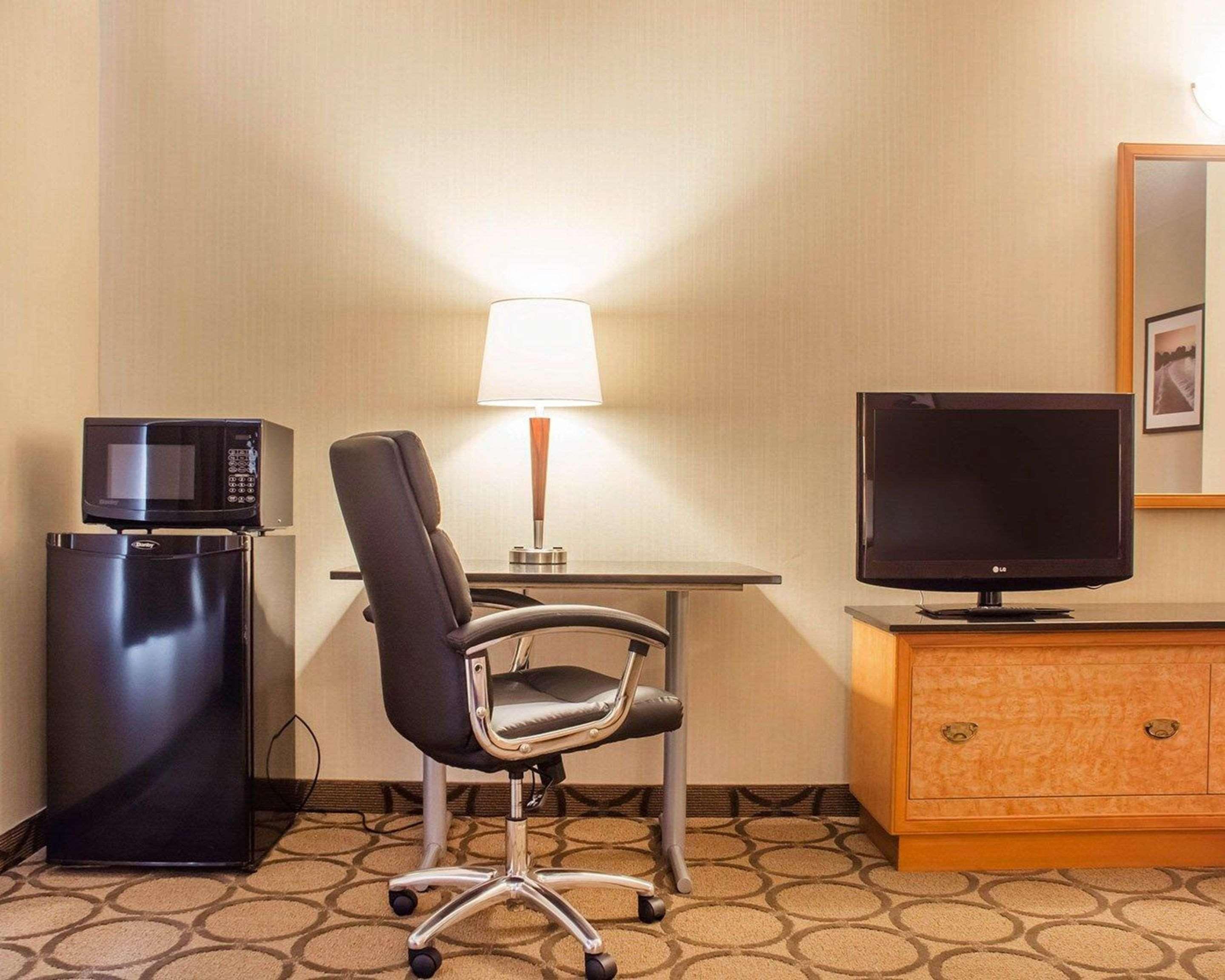 Comfort Inn Брантфорд Екстер'єр фото