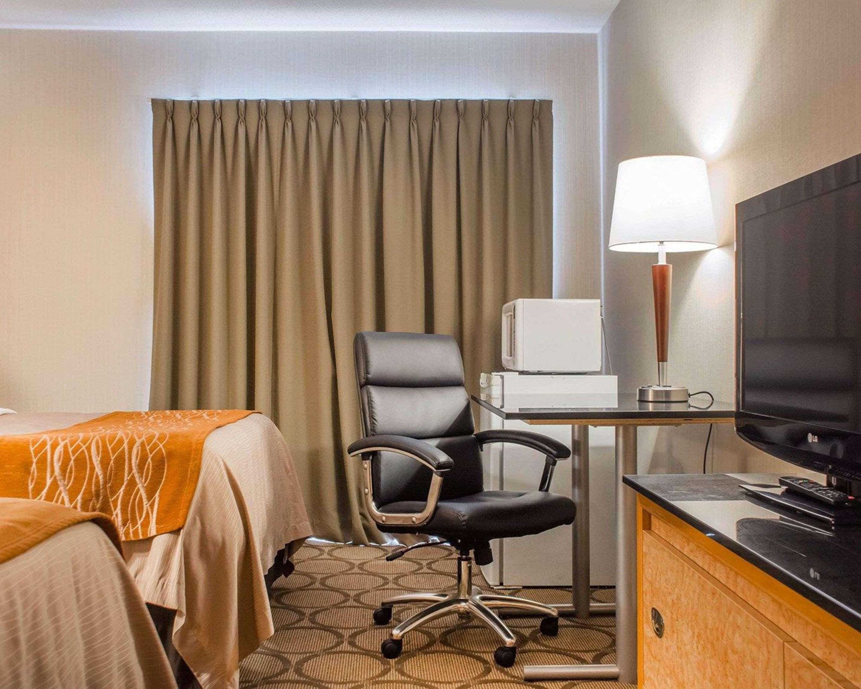 Comfort Inn Брантфорд Екстер'єр фото